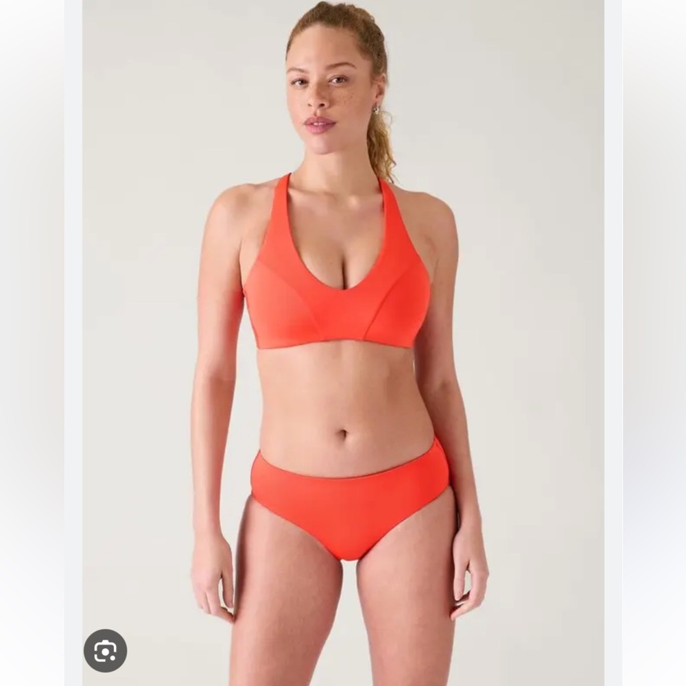 NWT Athleta Triangle Bikini Top. Large. Colour: Poppy